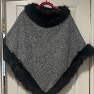 2 Chic Gray Poncho with Black Fur Trim